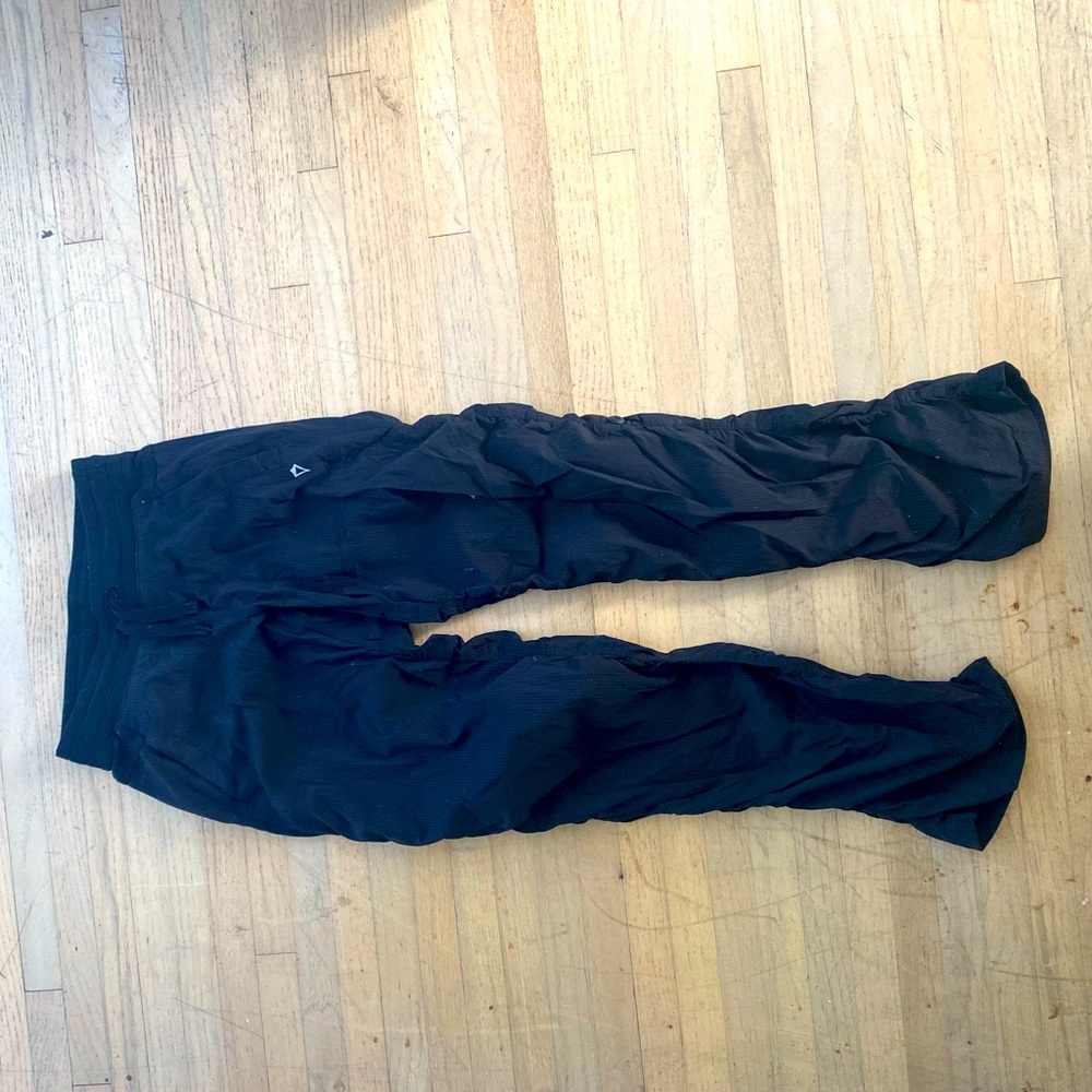 Ivivva Live to Move Cargo Pants